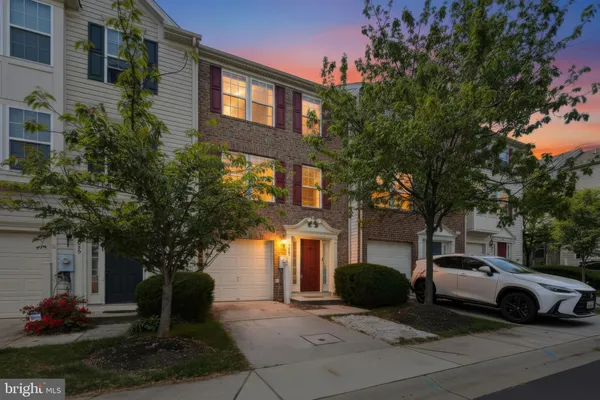 $435,000 | 7061 Holly Springs Lane, Unit 194, Elkridge, MD 21075