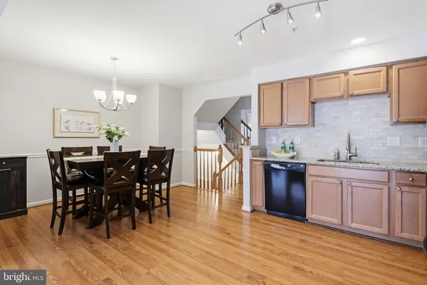 $435,000 | 7061 Holly Springs Lane, Unit 194, Elkridge, MD 21075