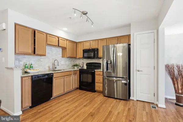 $435,000 | 7061 Holly Springs Lane, Unit 194, Elkridge, MD 21075