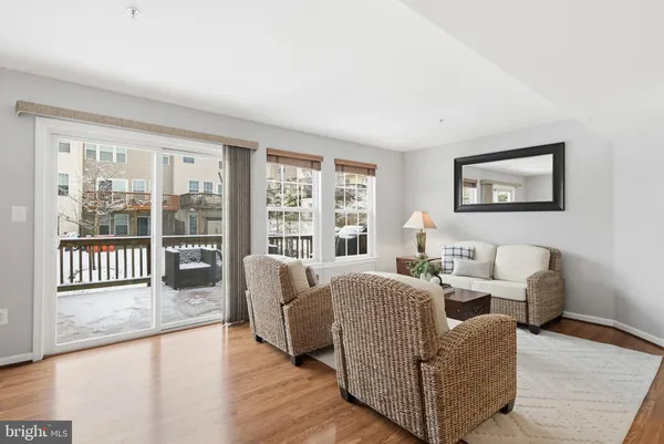 $435,000 | 7061 Holly Springs Lane, Unit 194, Elkridge, MD 21075