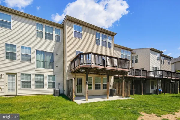 $435,000 | 7061 Holly Springs Lane, Unit 194, Elkridge, MD 21075