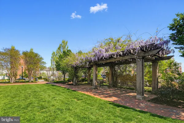 $435,000 | 7061 Holly Springs Lane, Unit 194, Elkridge, MD 21075