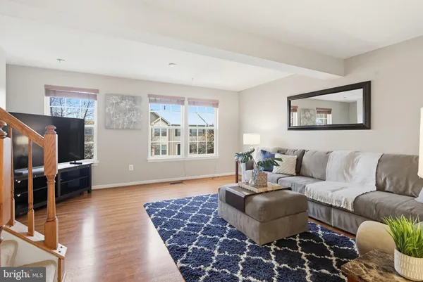 $435,000 | 7061 Holly Springs Lane, Unit 194, Elkridge, MD 21075