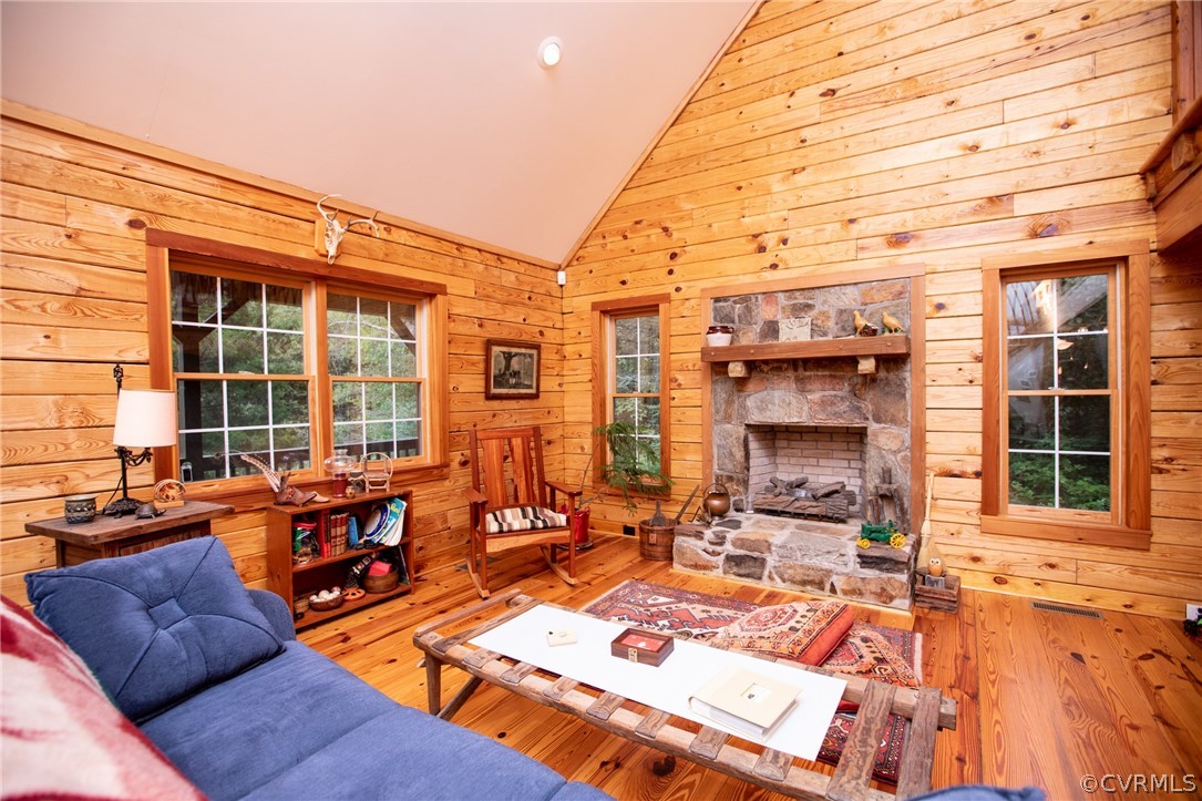 423 Whites Chapel Road Phenix, VA 23959 - Photo 8 of 50 Gallery Image 8