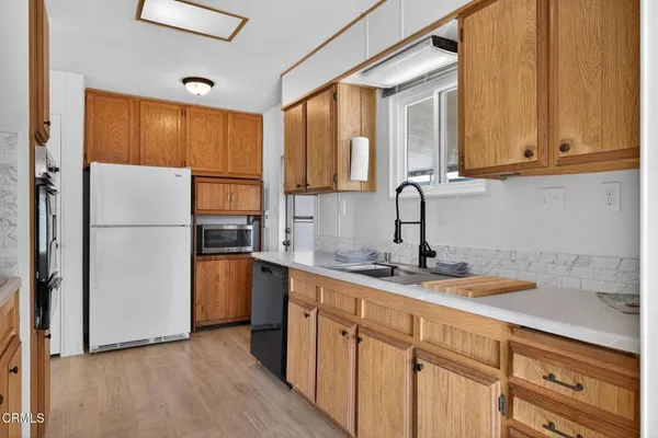 $279,900 | 6 Wisteria Way, Unit 6, Ventura, CA 93004