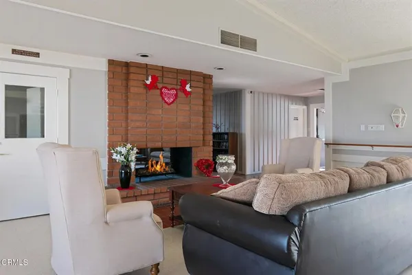 $279,900 | 6 Wisteria Way, Unit 6, Ventura, CA 93004