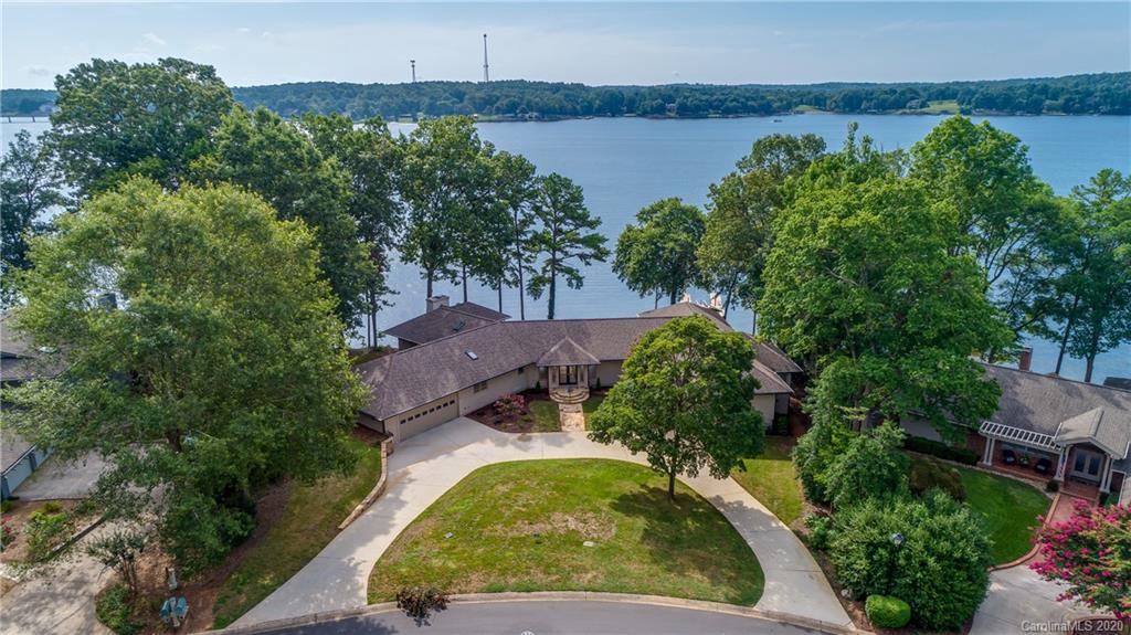36 Sunrise Point Road Lake Wylie, SC 29710 - Photo 2 of 45 Gallery Image 2