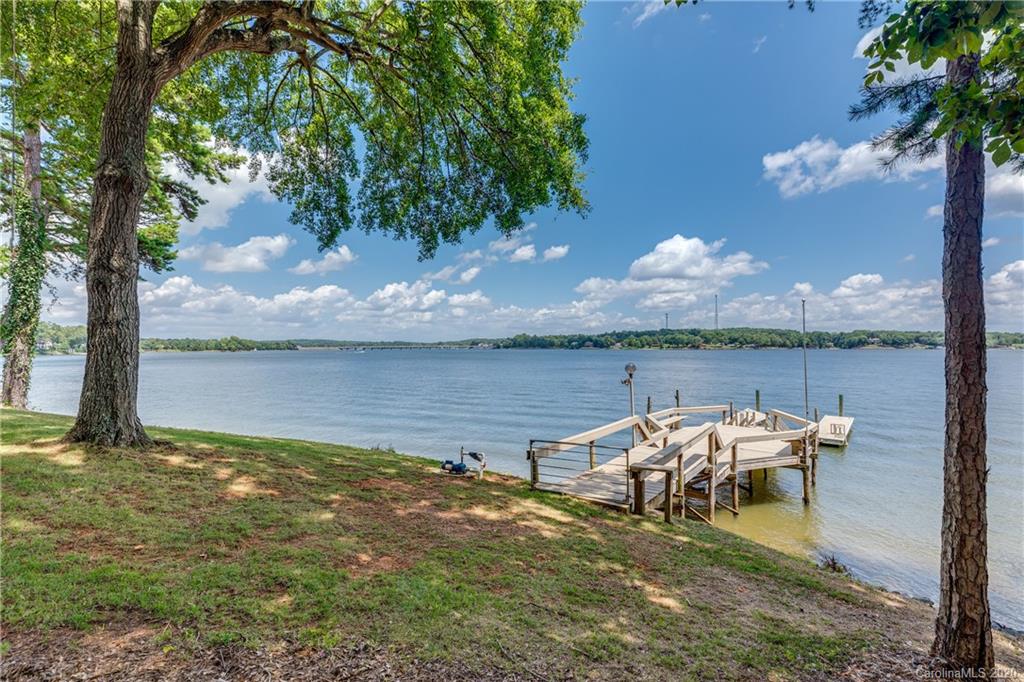 36 Sunrise Point Road Lake Wylie, SC 29710 - Photo 11 of 45 Gallery Image 11