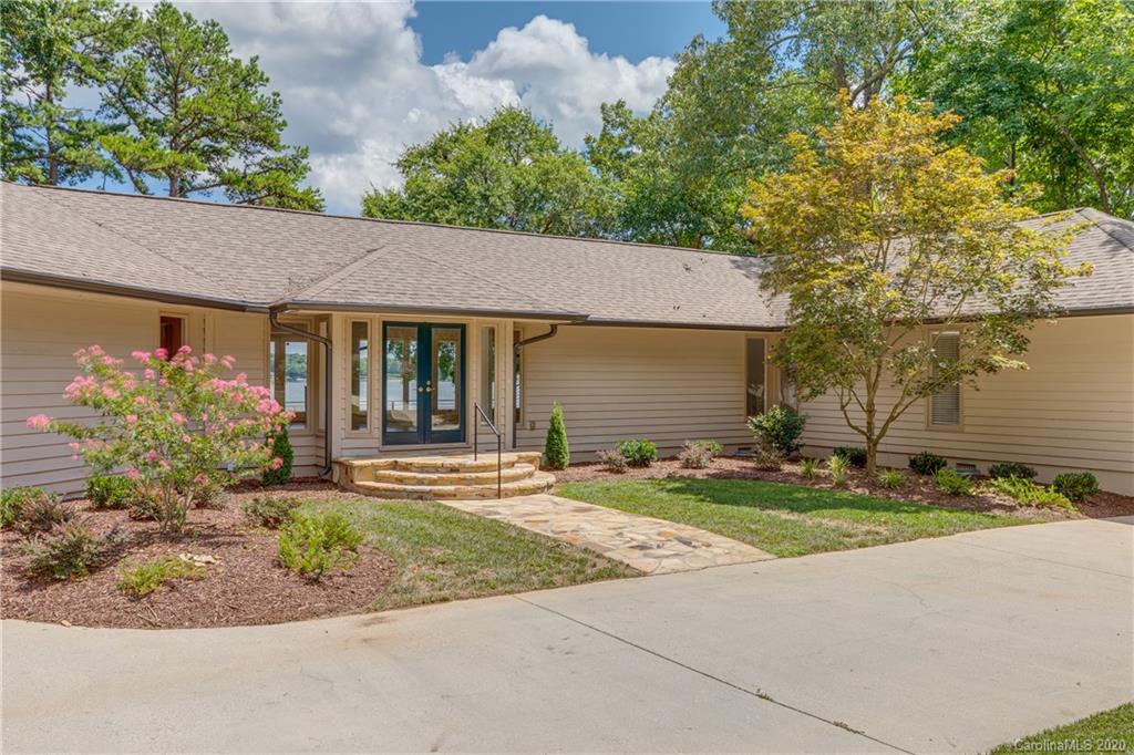 36 Sunrise Point Road Lake Wylie, SC 29710 - Photo 12 of 45 Gallery Image 12