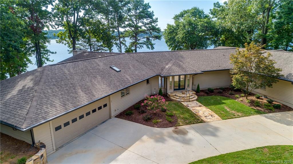 36 Sunrise Point Road Lake Wylie, SC 29710 - Photo 3 of 45 Gallery Image 3