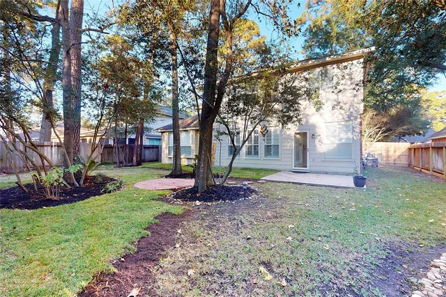 $525,000 | 118 West Hobbit Glen Drive, The Woodlands, TX 77384