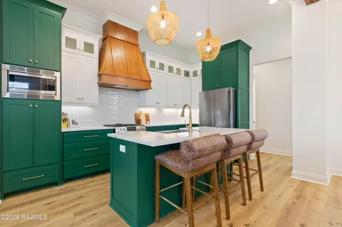 $425,000 | 105 Sleeply Vw Drive, Broussard, LA 70518