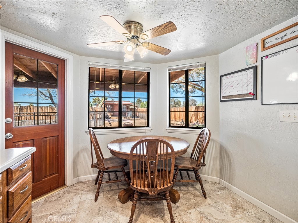 14154 Hopi Road Apple Valley, CA 92307 - Photo 12 of 45