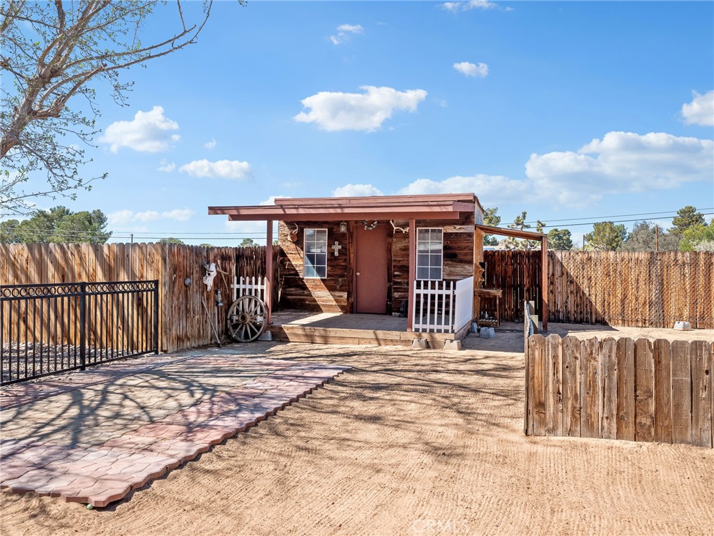 14154 Hopi Road Apple Valley, CA 92307 - Photo 36 of 45