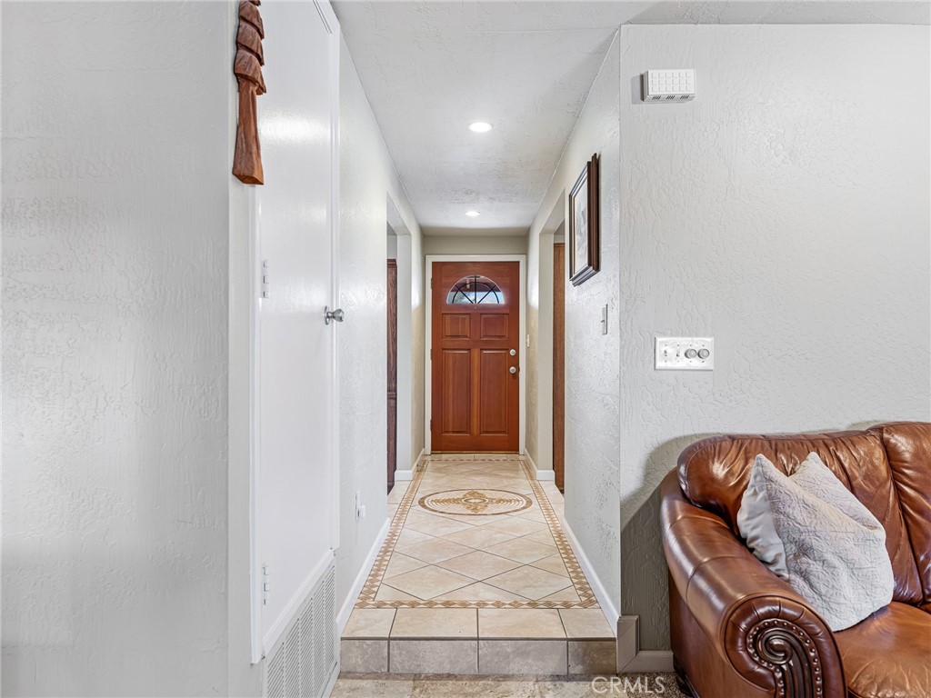 14154 Hopi Road Apple Valley, CA 92307 - Photo 5 of 45