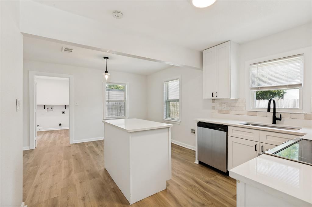 504 Davis Street Gainesville, TX 76240 - Photo 6 of 26