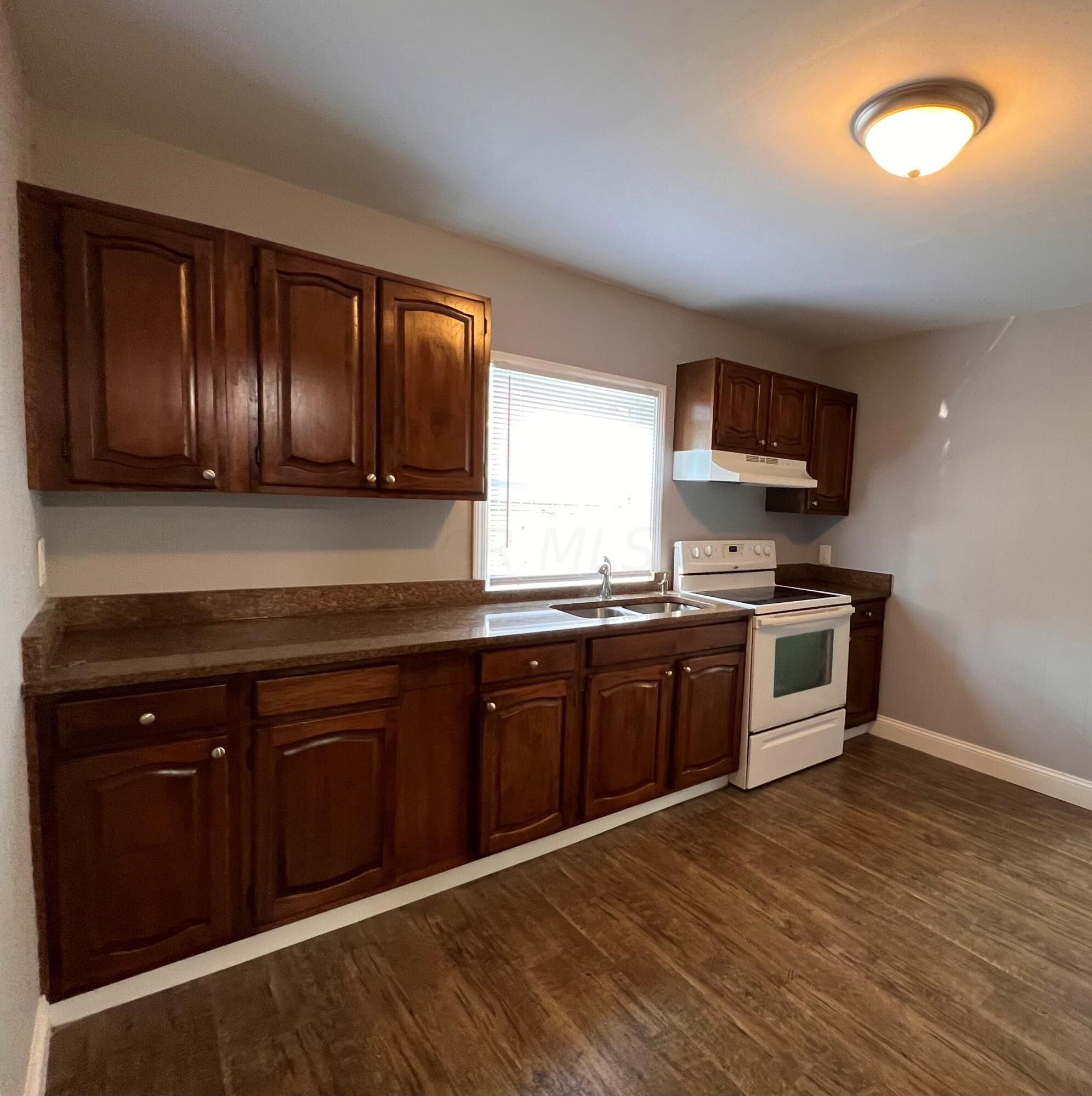 2622 Howey Road Columbus, OH 43211 - Photo 3 of 9 H6