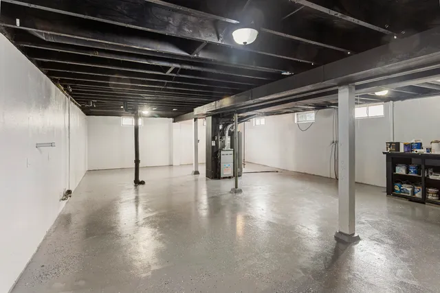 a picture of a bench