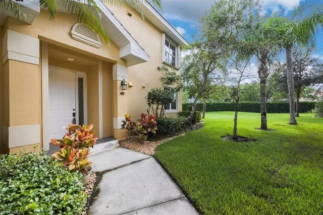 $398,000 | 8315 Big Acorn Circle, Unit 902, Naples, FL 34119
