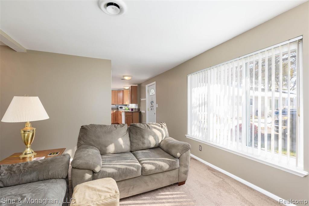 308 North Rochester Road, Unit 9 Clawson, MI 48017 - Photo 4 of 21