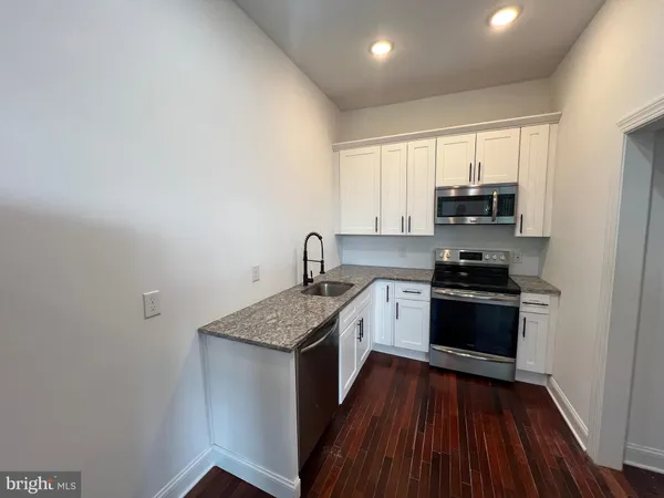 $1,500 | 3228 West Diamond Street, Unit 2, Philadelphia, PA 19121