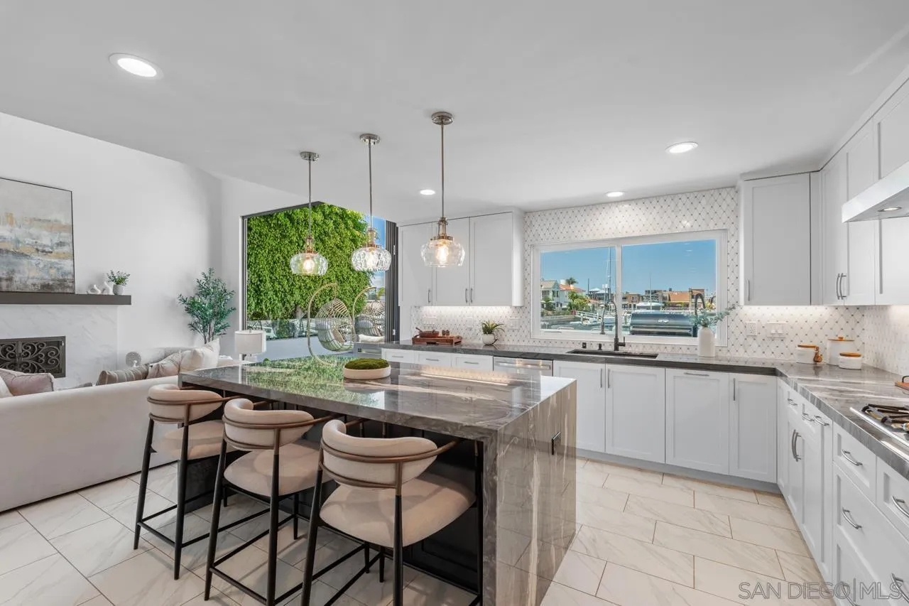 27 Green Turtle Road Coronado, CA 92118 - Photo 13 of 74