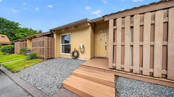 $390,000 | 8046 Southwest 21st Court, Davie, FL 33324