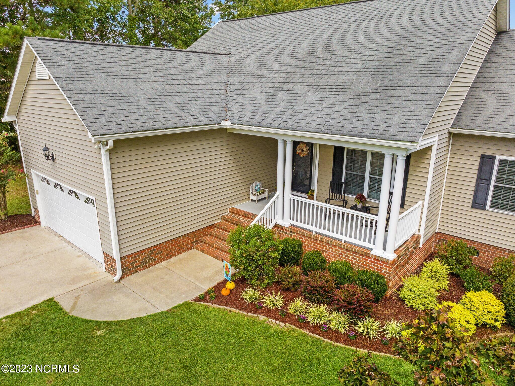 403 Pirates Road New Bern, NC 28562 - Photo 35 of 43 46-web-or-mls-DJI_0025
