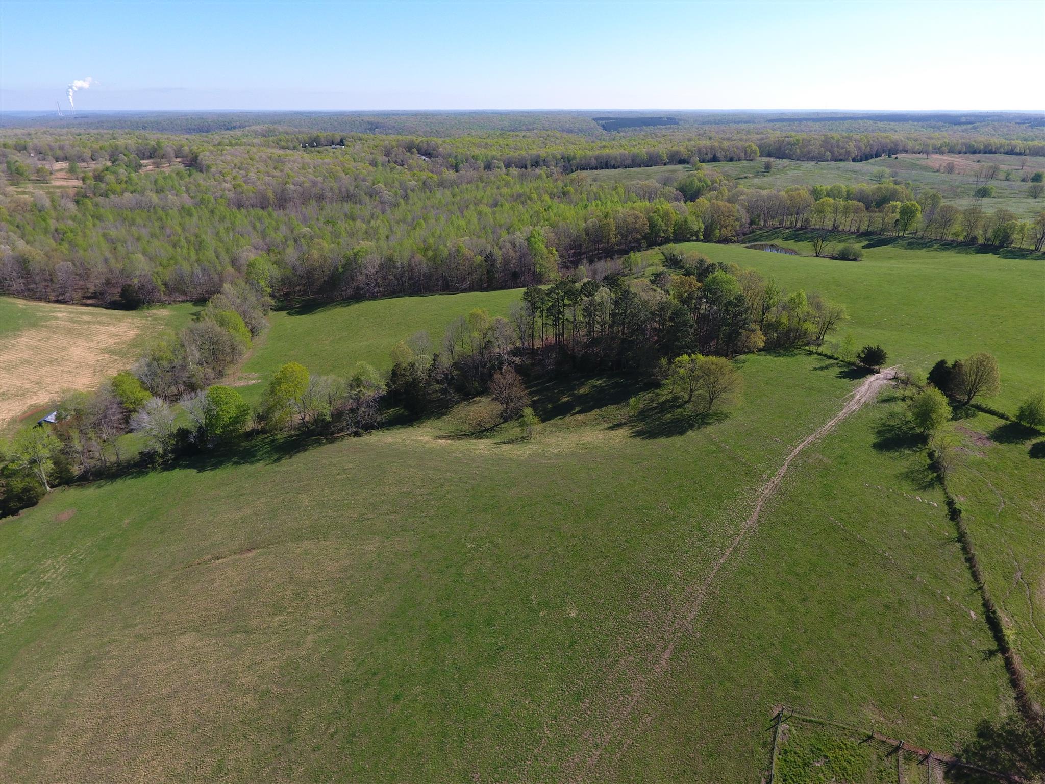999 Deep Cut Road Erin, TN 37061 - Photo 18 of 29 Gallery Image 18