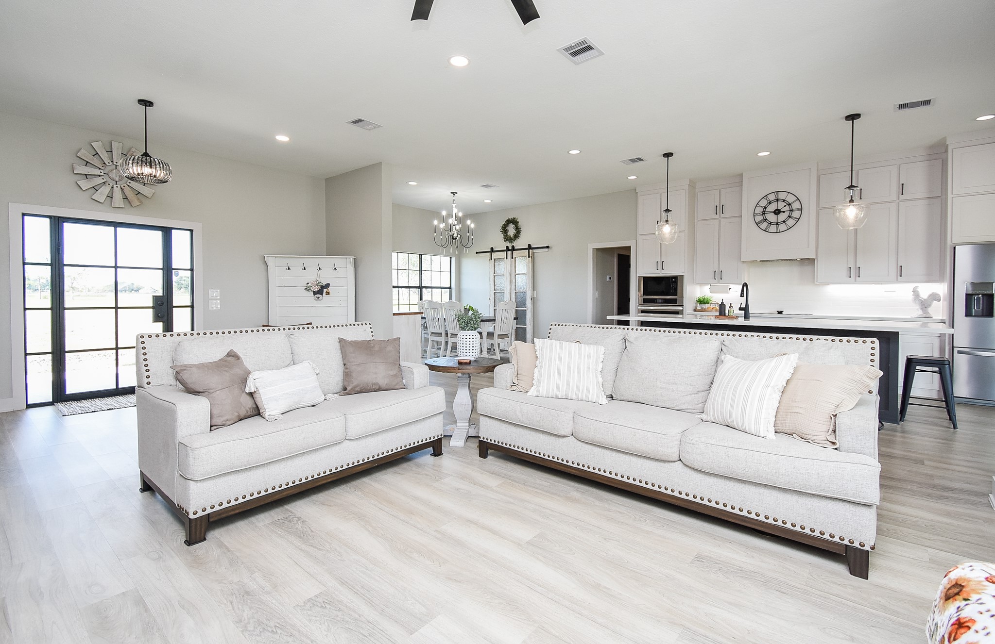 15007 Barak Road Guy, TX 77444 - Photo 15 of 34 Open-concept living room