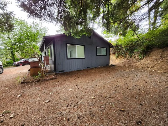 $230,000 | 504 Silver Avenue, Drain, OR 97435