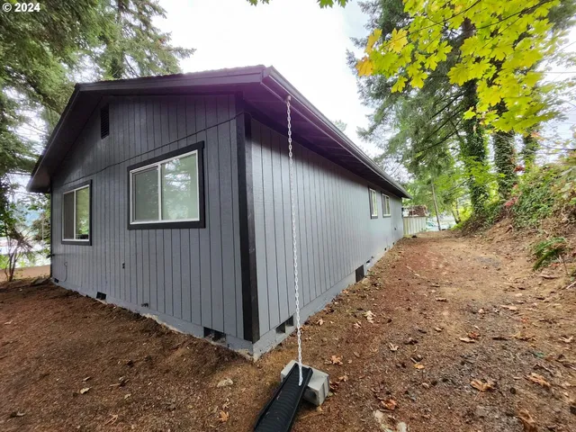 $230,000 | 504 Silver Avenue, Drain, OR 97435