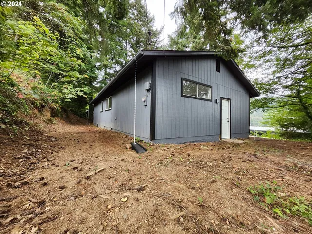 $230,000 | 504 Silver Avenue, Drain, OR 97435