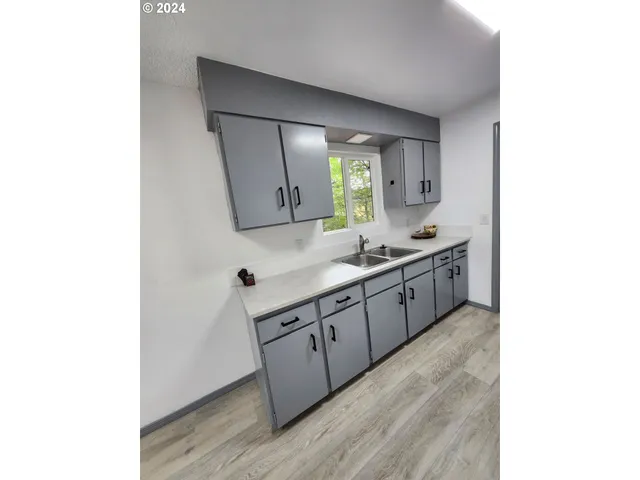 $230,000 | 504 Silver Avenue, Drain, OR 97435