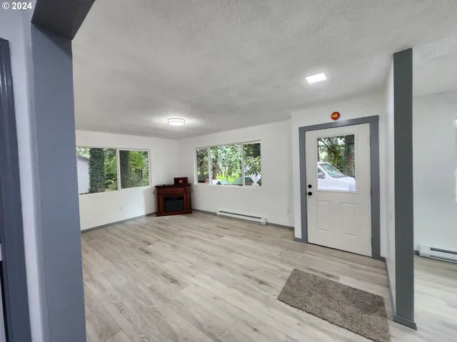 $230,000 | 504 Silver Avenue, Drain, OR 97435