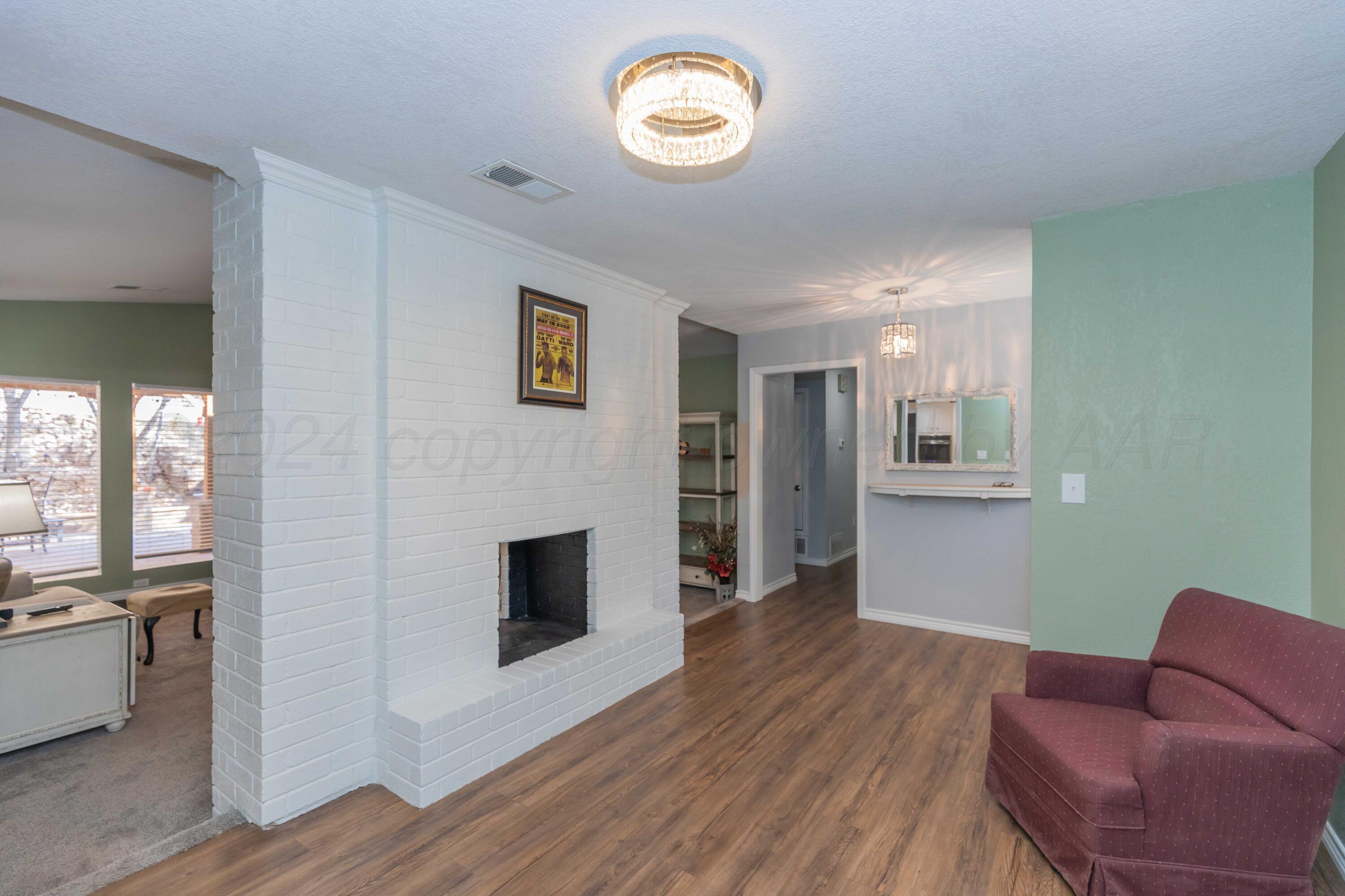 22 Kendall Road Amarillo, TX 79124 - Photo 10 of 47 LIVING ROOM VIEW 1
