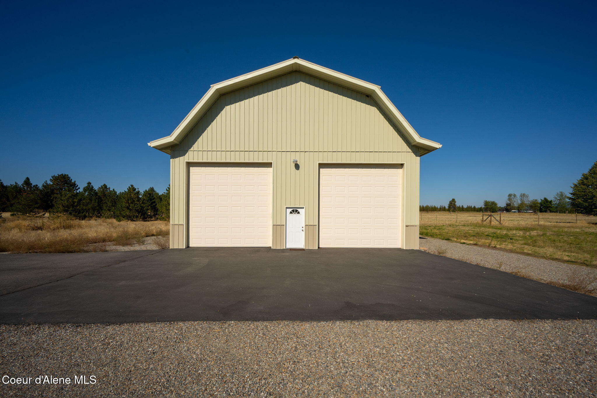 2591 West Diamond Bar Road Rathdrum, ID 83858 - Photo 37 of 41 14' doors