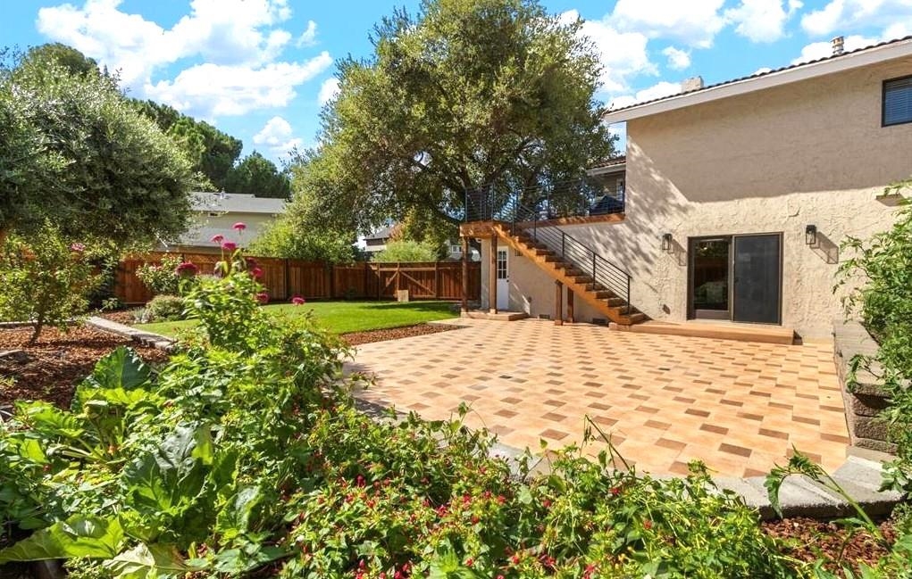 1368 Pegan Common Livermore, CA 94550 - Photo 42 of 47 a view of a backyard of the house