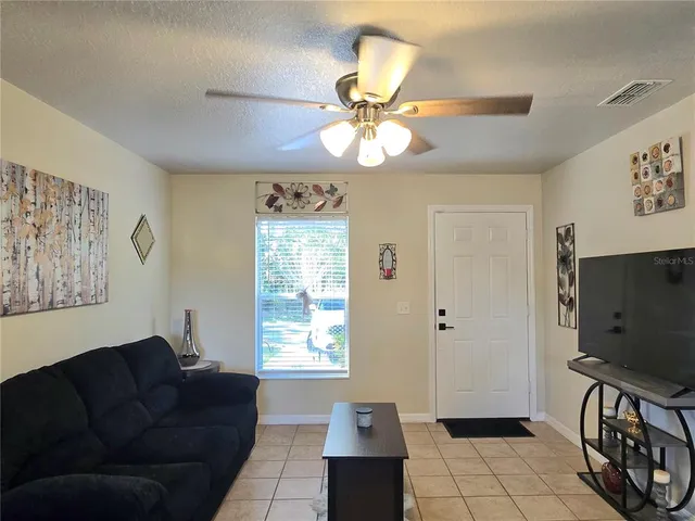 $210,000 | 128 Woodlawn Avenue, Dundee, FL 33838