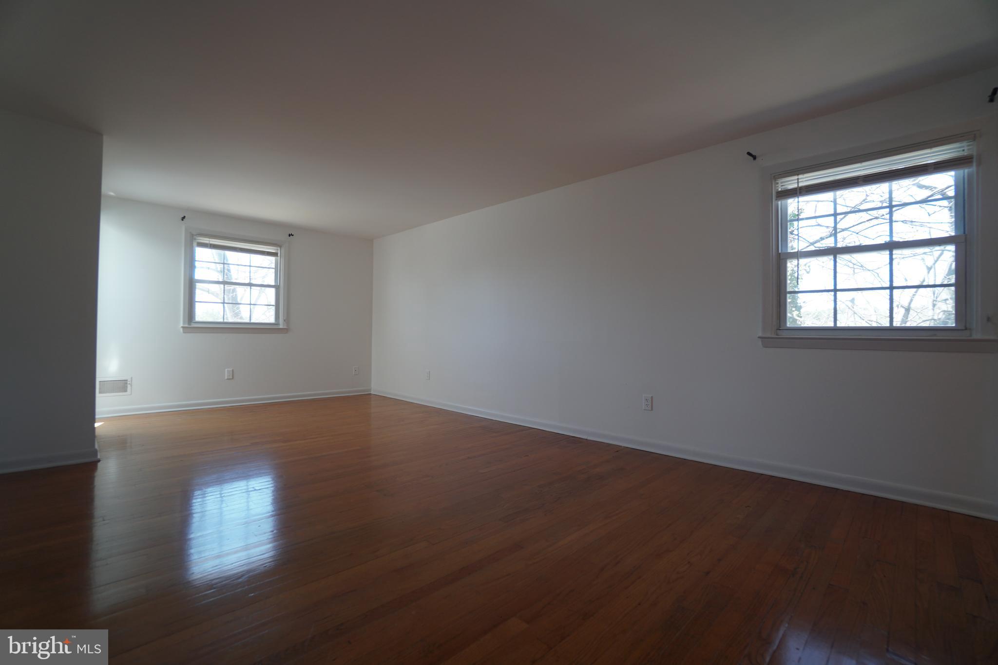 8602 Chapel View Road Ellicott City, MD 21043 - Photo 12 of 34