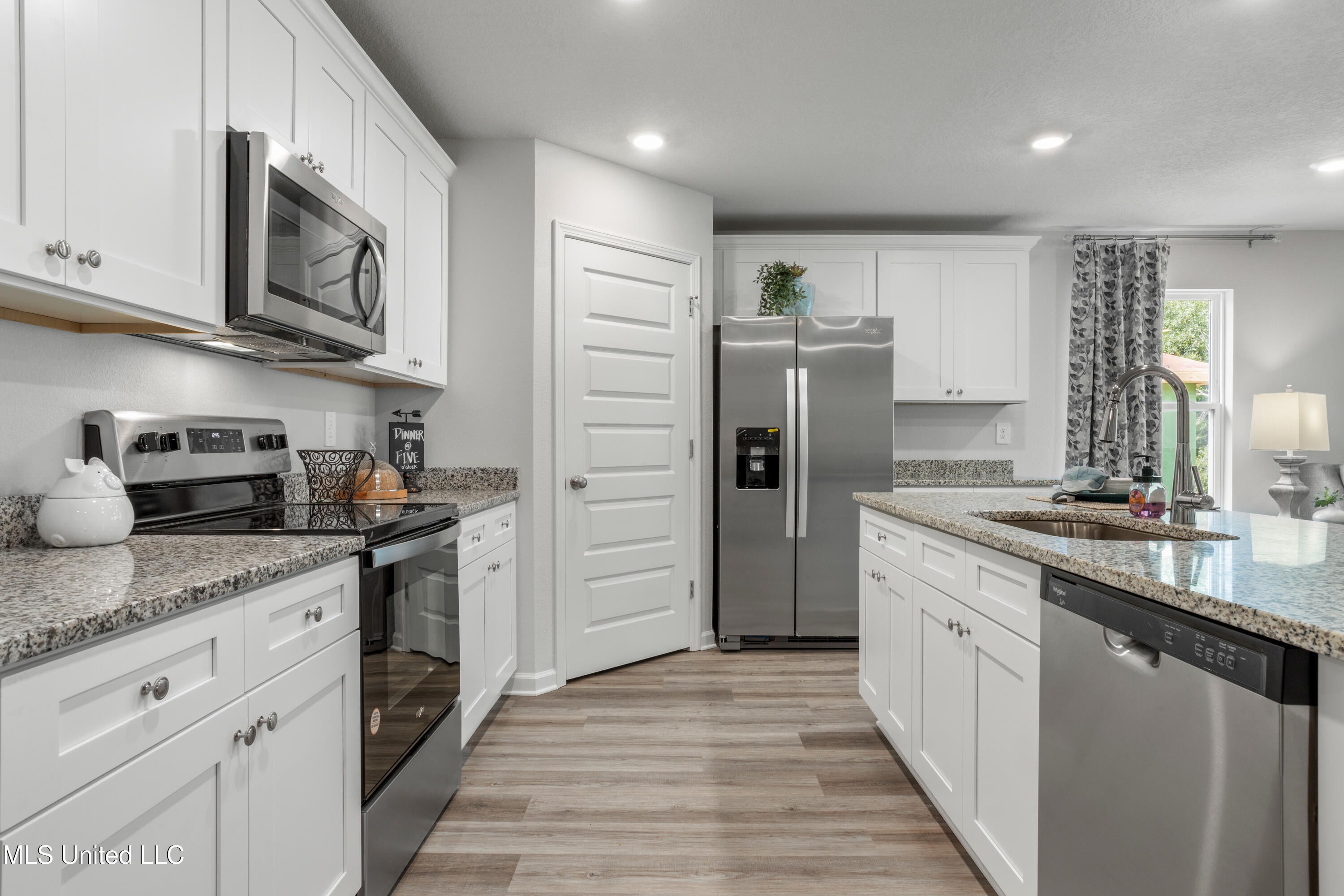 15961 Blue Rdg Drive Gulfport, MS 39503 - Photo 12 of 21 014