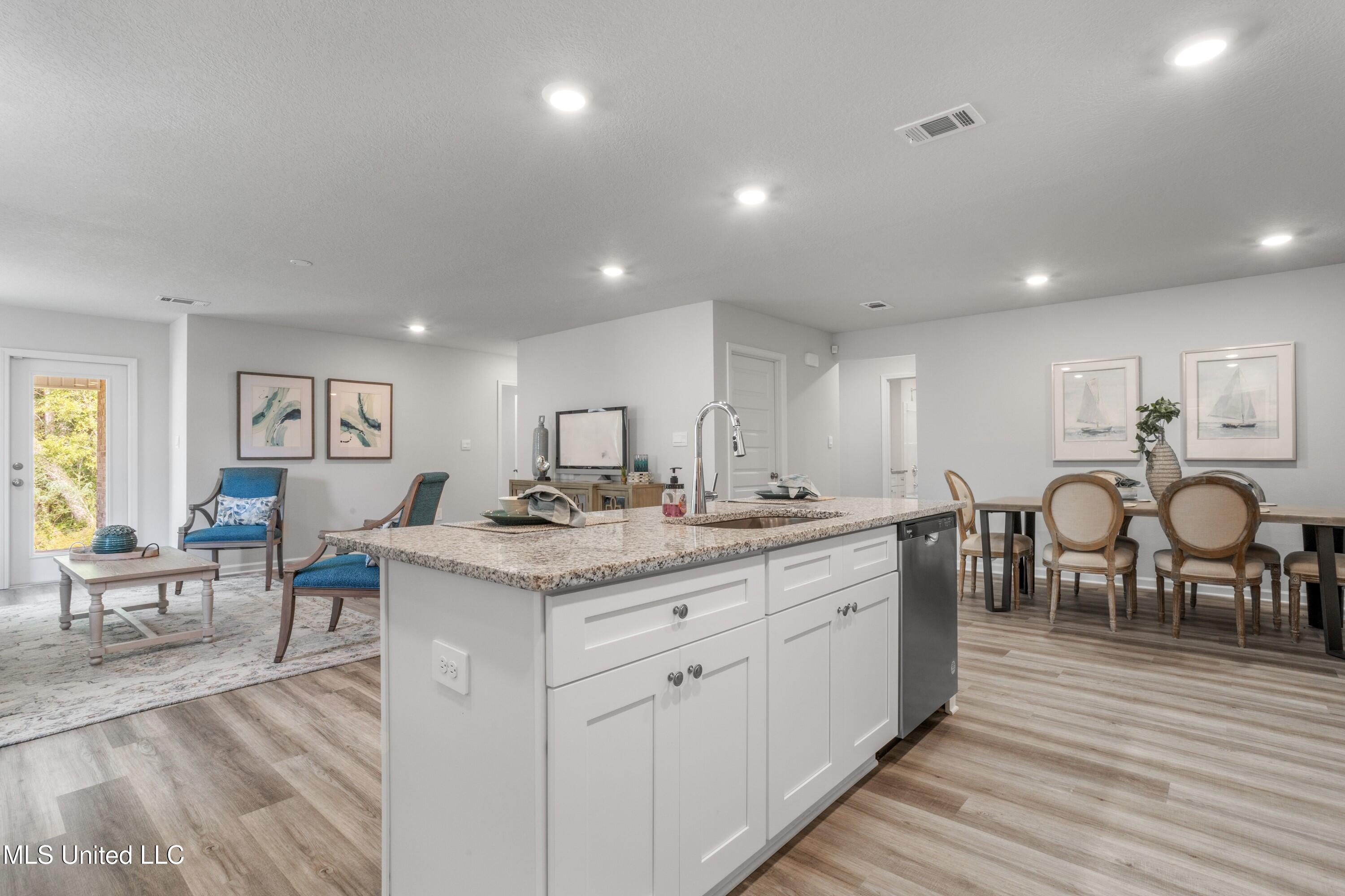 15961 Blue Rdg Drive Gulfport, MS 39503 - Photo 14 of 21 016