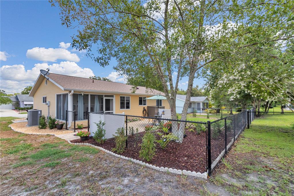 8144 Southwest 108th St Road Ocala, FL 34481 - Photo 18 of 40 Fenced keeping your pet safe