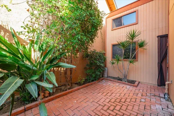 a view of a bird door of the house