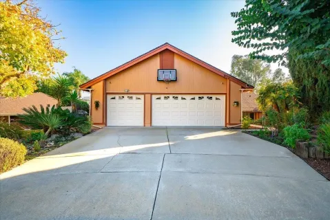 $1,079,900 | 872 Oro Grande Street, Oceanside, CA 92057