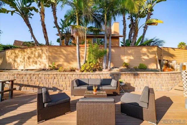 $1,100,000 | 872 Oro Grande Street, Oceanside, CA 92057