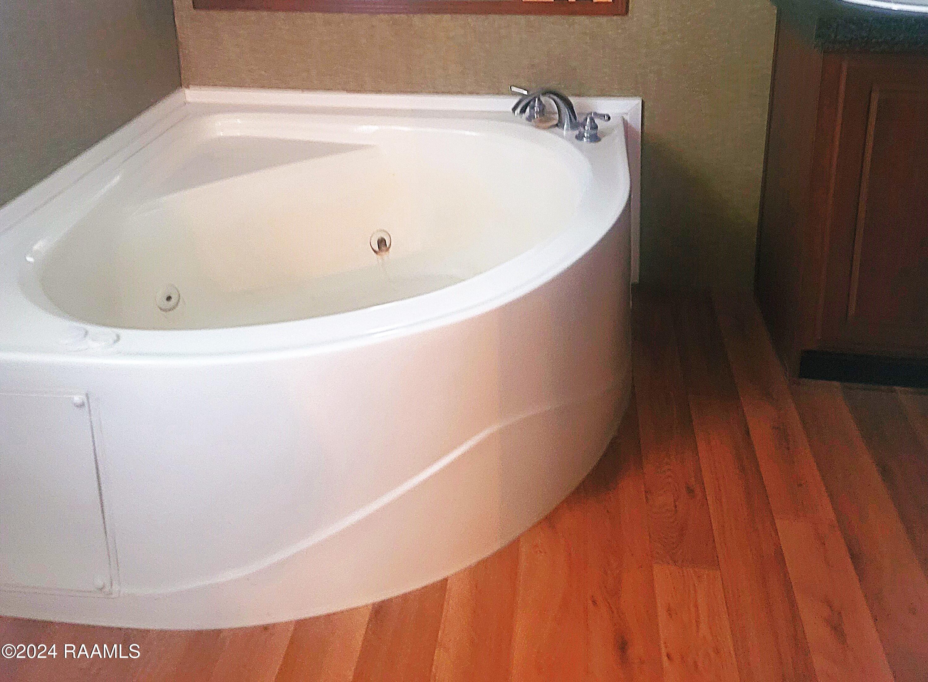 6705 Montgomery Road Maurice, LA 70555 - Photo 7 of 10 Master bath