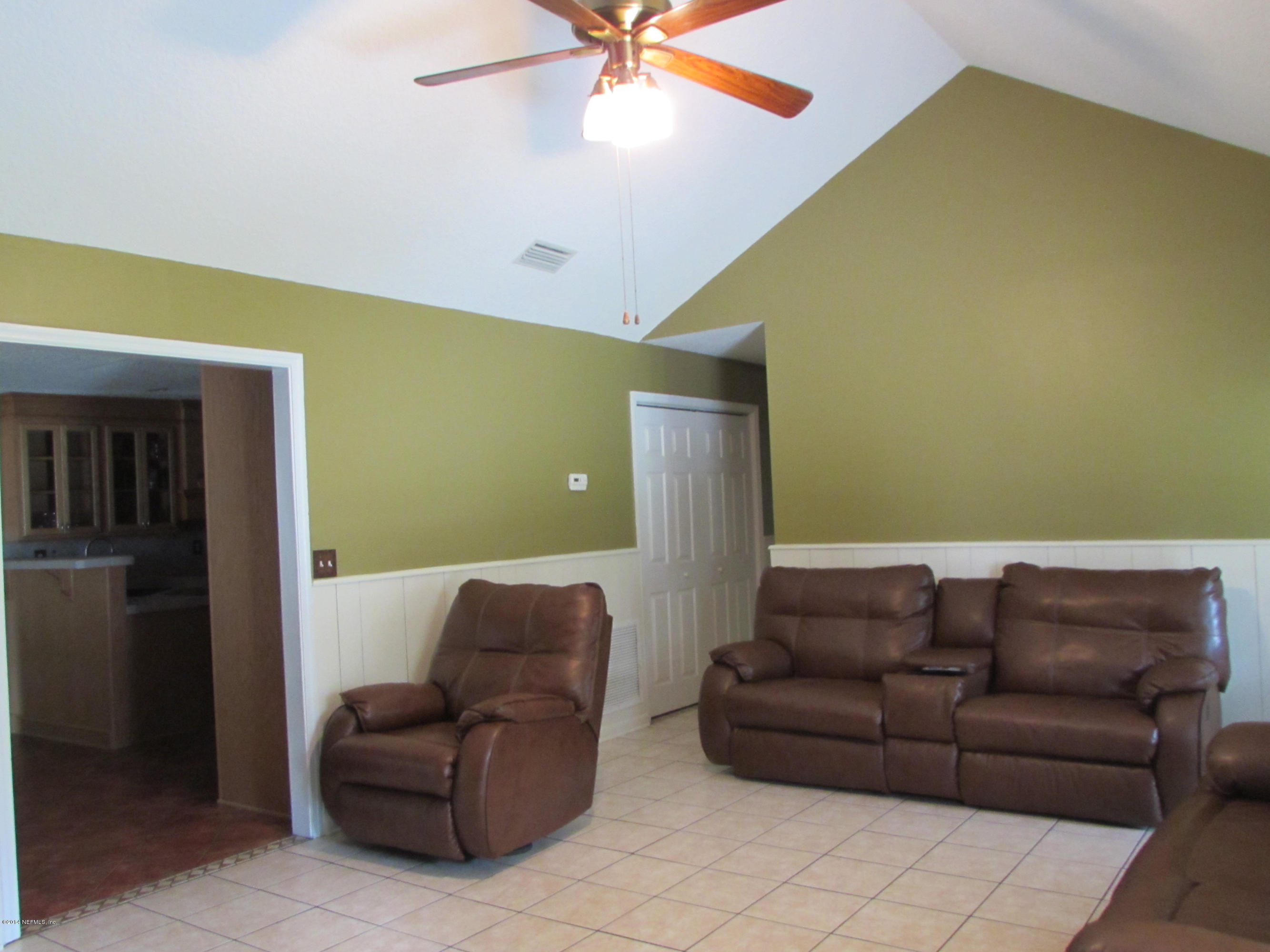 43774 Thomas Creek Road Callahan, FL 32011 - Photo 7 of 26 Living room-2