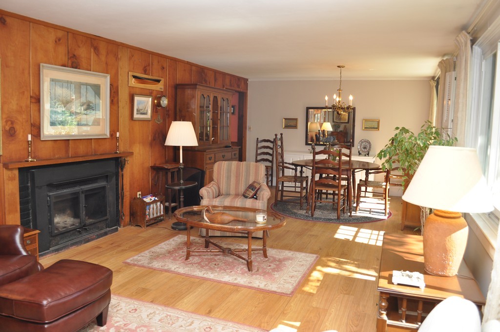 7 Knight Road Manchester, MA 01944 - Photo 8 of 19 Gallery Image 8