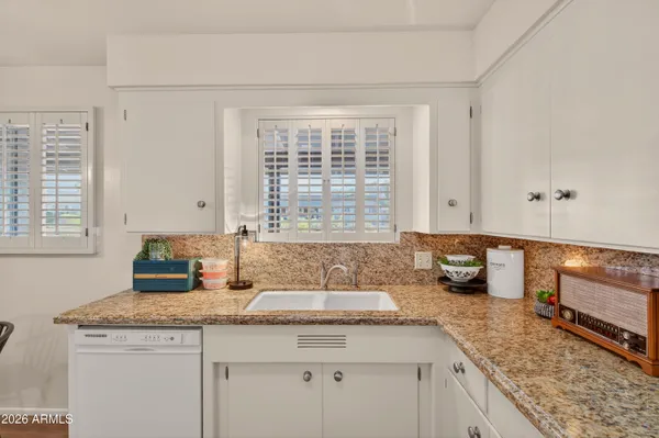 $925,000 | 5910 East Edgemont Avenue, Scottsdale, AZ 85257